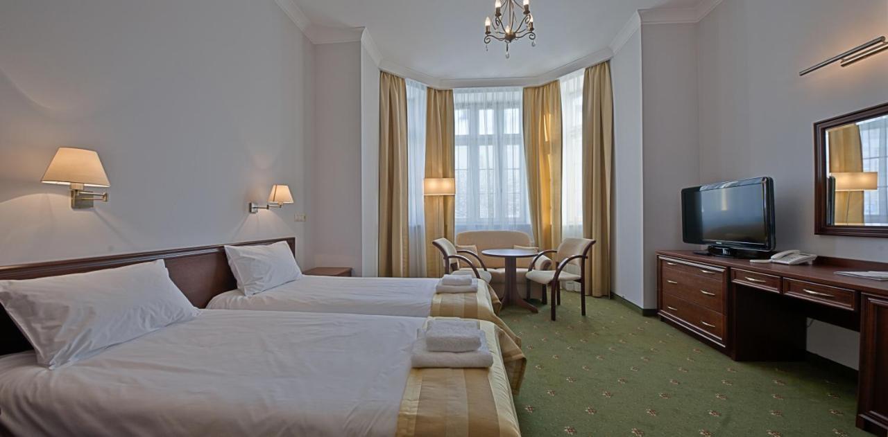 Hotel Masovia Gizycko Bagian luar foto
